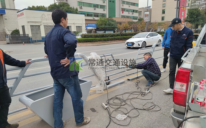 花箱护栏安装现场